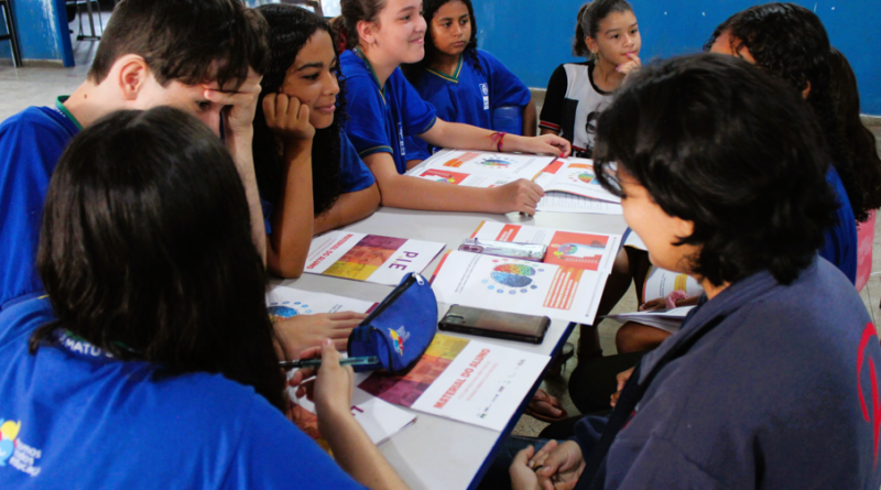 Projeto no ES une arte e inteligência artificial para capacitar 2 mil alunos da rede pública