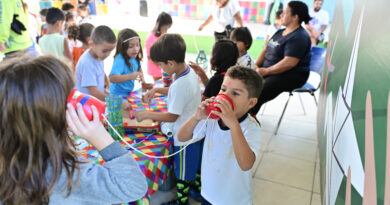 Projeto leva teatro, realidade virtual e jogos para promover sustentabilidade em escolas de Rio Grande (RS)